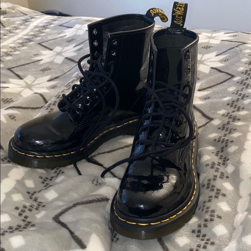 Dr marten size 6 shiny boots!! Great condition